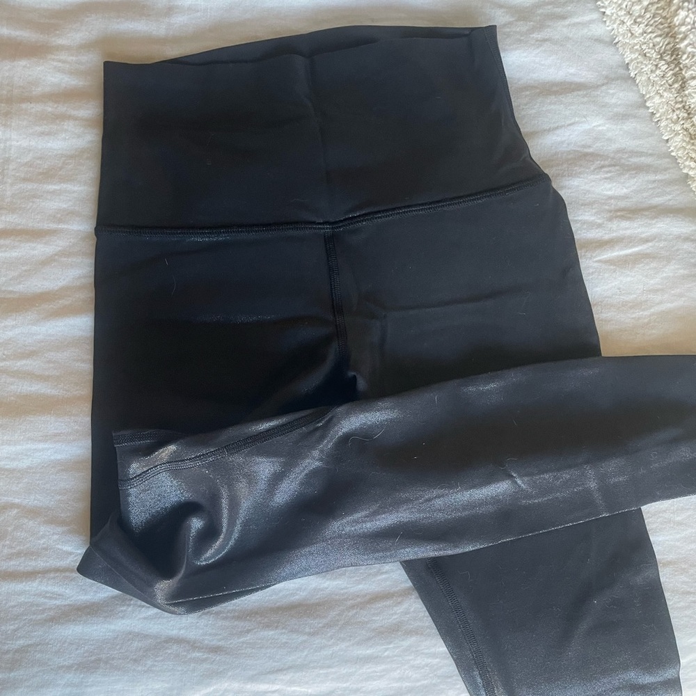 lululemon leggings- SHINY!